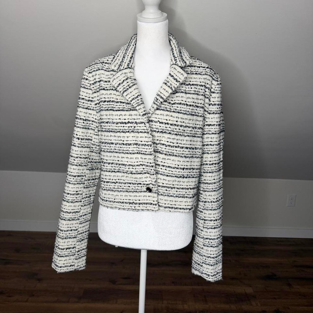 Bagatelle Collection Cropped Bouclé Tweed Blazer Jacket Quiet Luxury